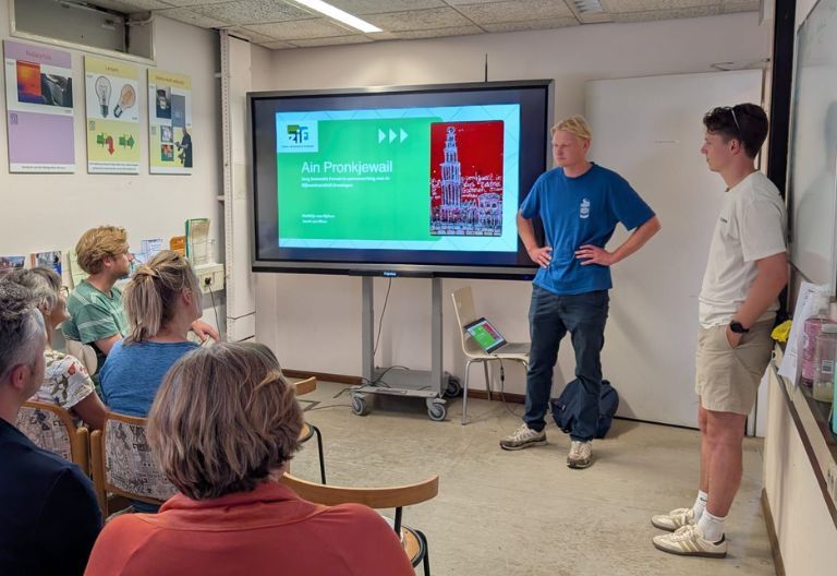 Studenten presenteren project Ain Pronkjewail tijdens Expeditie Groningen foto 2